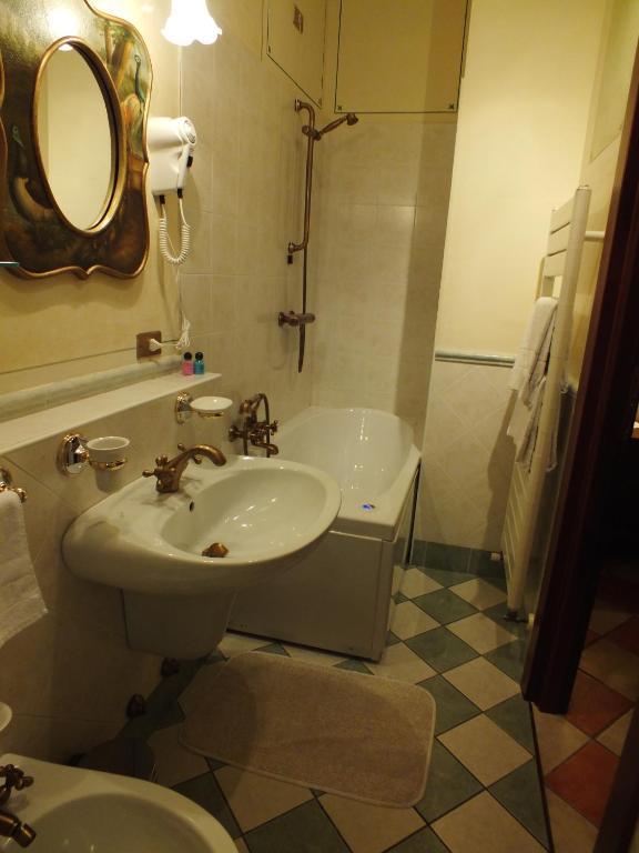 La Contrada Dei Monti Hotell Orta San Giulio Exteriör bild